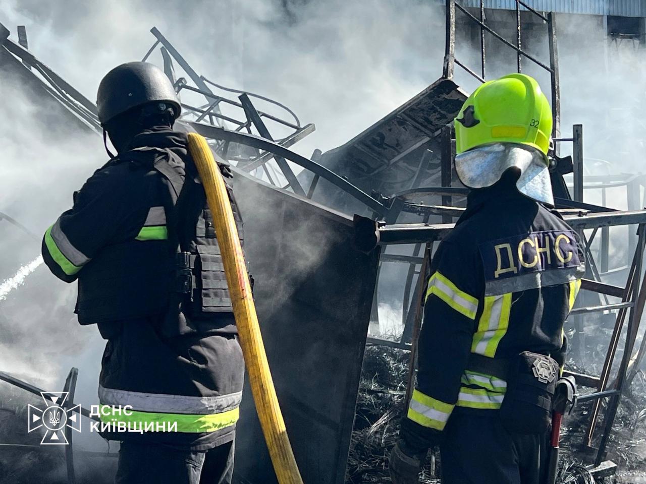 Russia strikes Kyiv region again, damaging major warehouse
